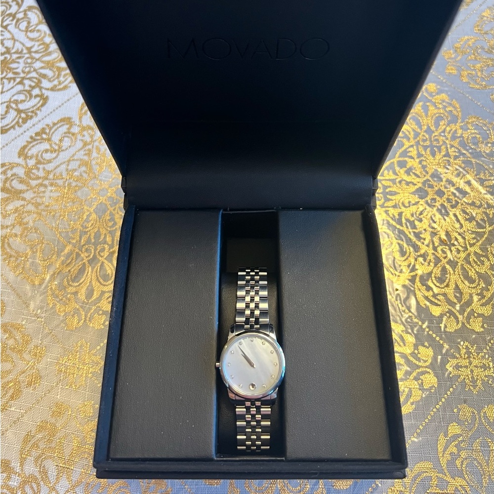 Museum Mother of Pearl Diamond Dial Steel Women's Watch 0606612.